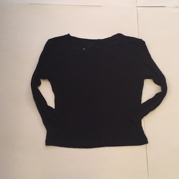 Brandy Melville 3/4 Sleeve Crop Top - Picture 3 of 3